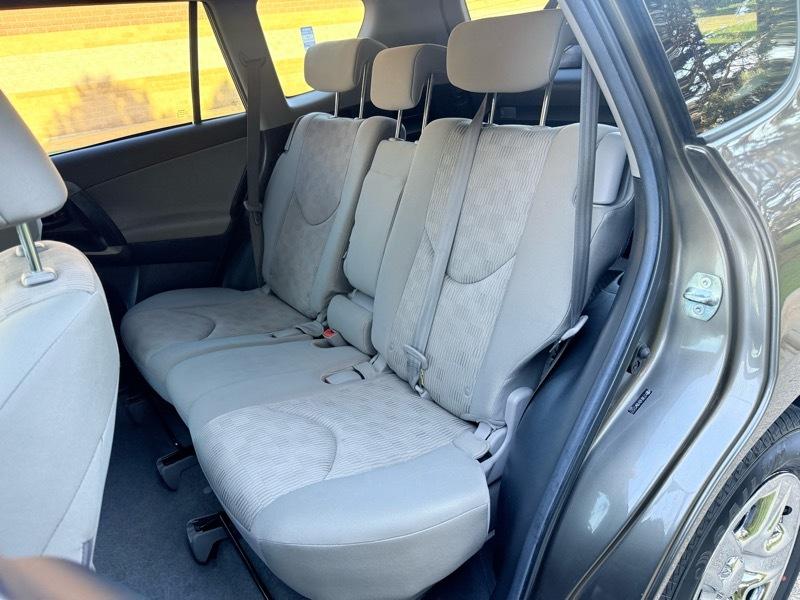 Toyota RAV4 Base I4 4WD 2011