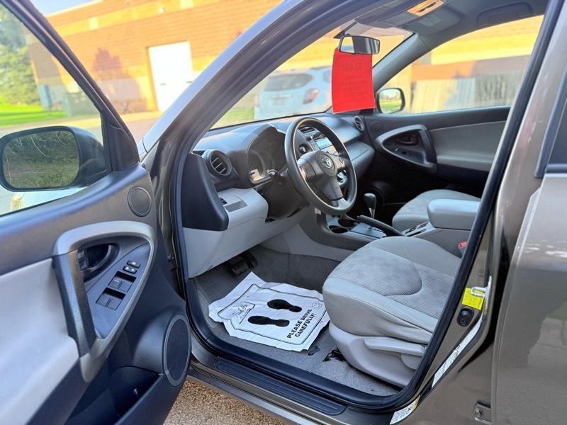 Toyota RAV4 Base I4 4WD 2011