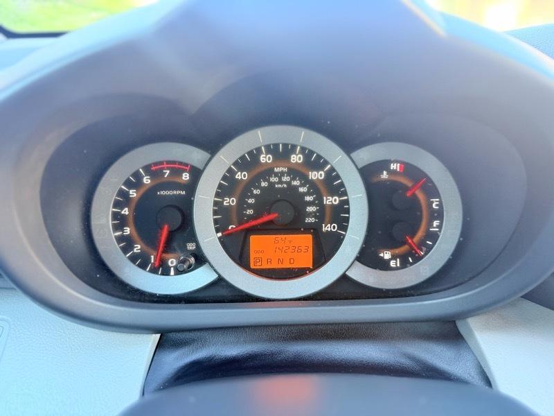 Toyota RAV4 Base I4 4WD 2011