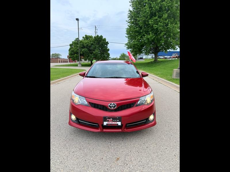 Toyota Camry SE 2012
