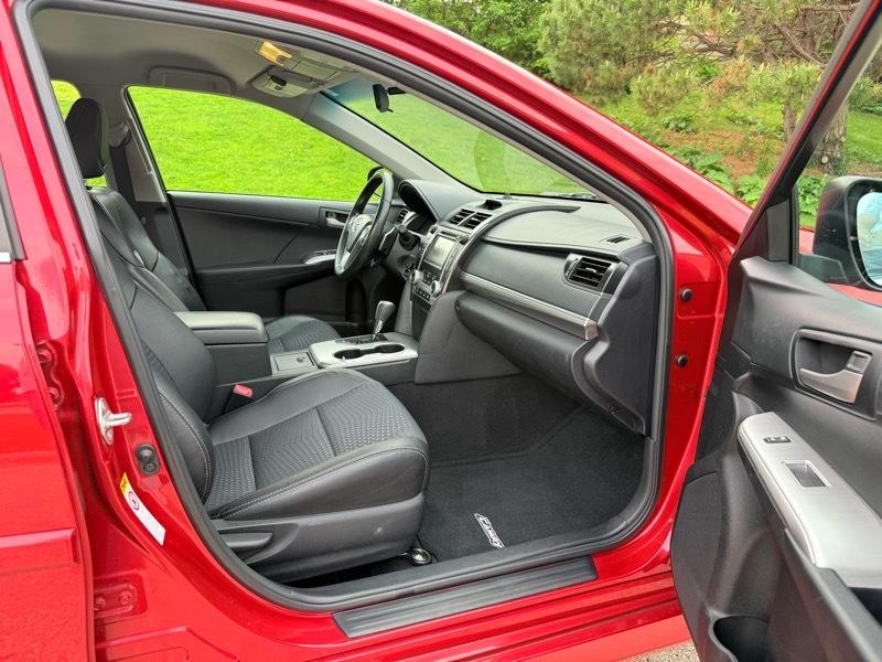 Toyota Camry SE 2012