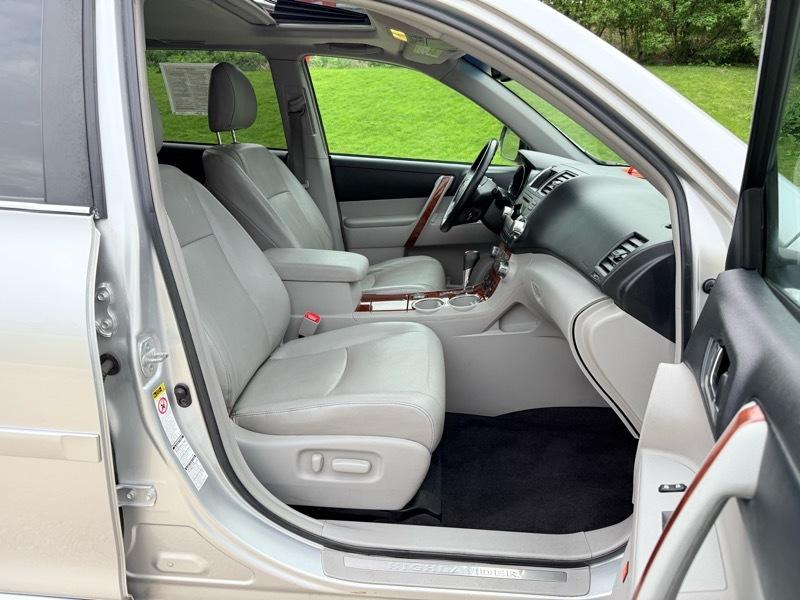 Toyota Highlander Limited 4WD 2012