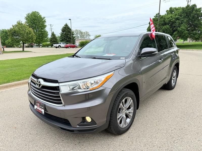 Toyota Highlander LE AWD V6 2014