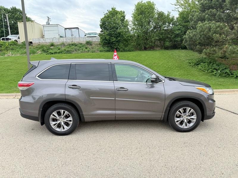 Toyota Highlander LE AWD V6 2014