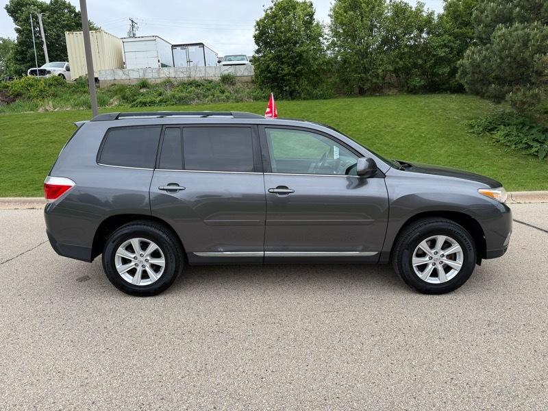 Toyota Highlander Base 4WD 2011