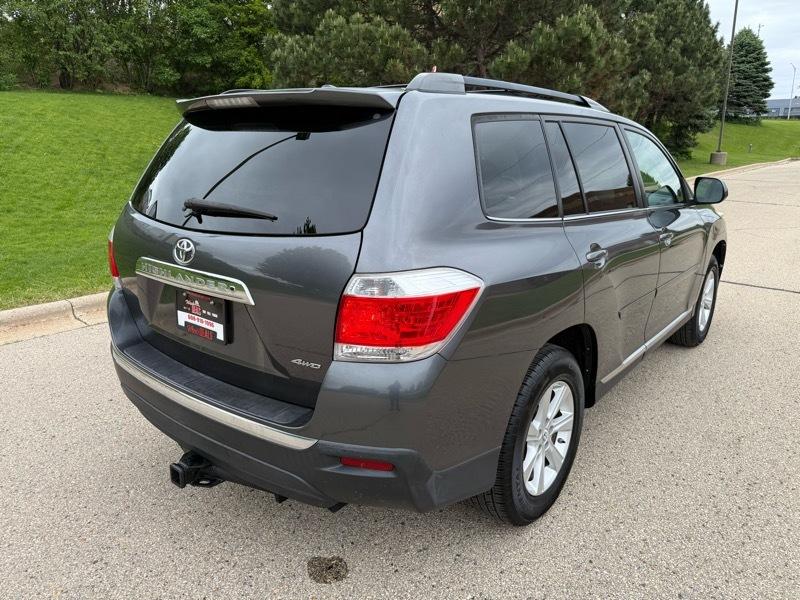 Toyota Highlander Base 4WD 2011