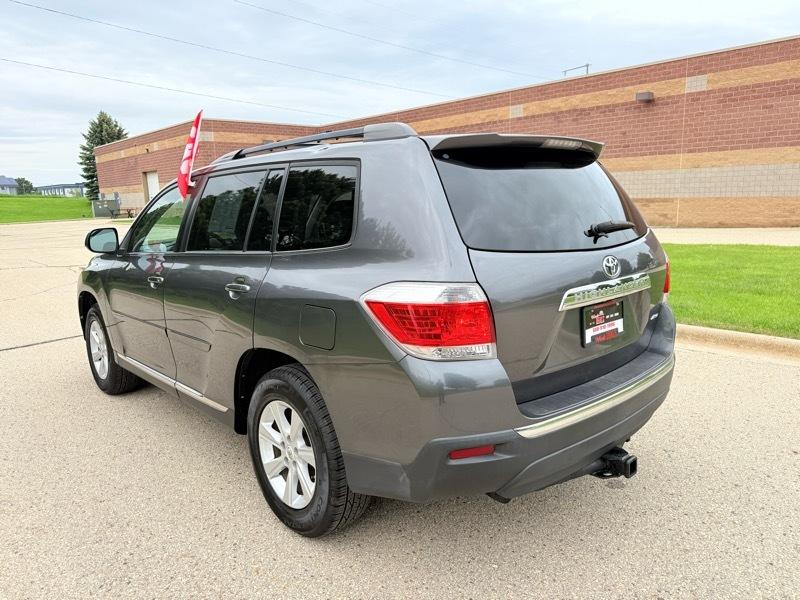 Toyota Highlander Base 4WD 2011