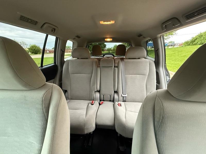 Toyota Highlander Base 4WD 2011