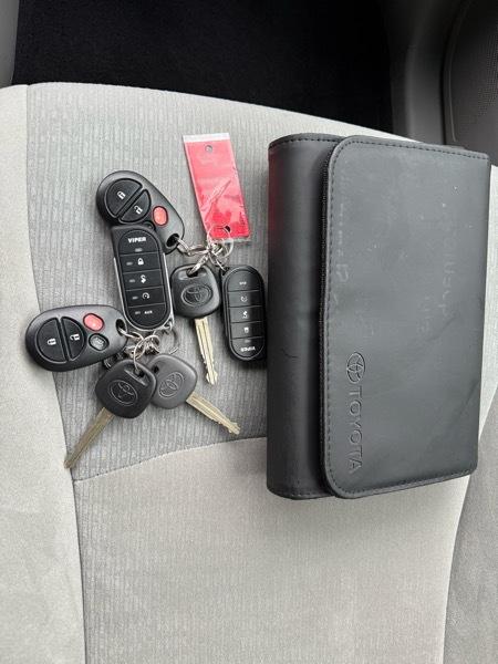 Toyota Highlander Base 4WD 2011