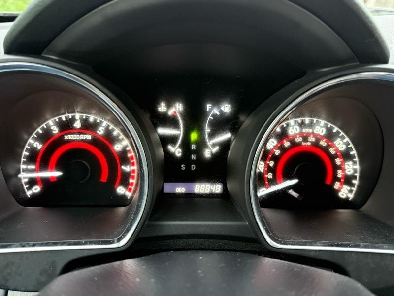 Toyota Highlander Base 4WD 2011