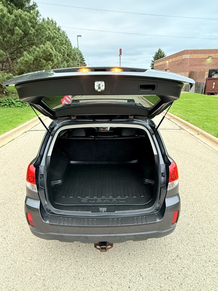 Subaru Outback 2.5i Limited 2012