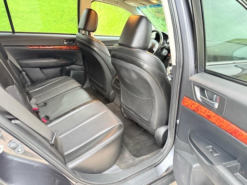 Subaru Outback 2.5i Limited 2012