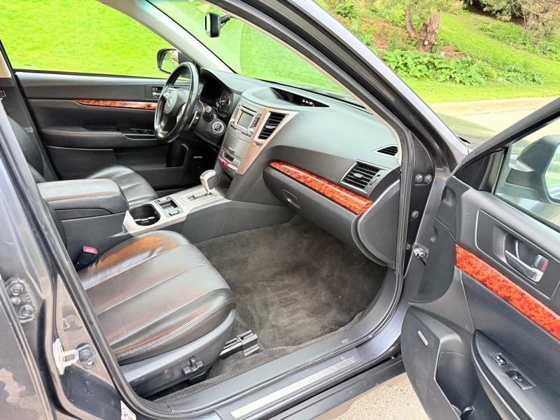 Subaru Outback 2.5i Limited 2012