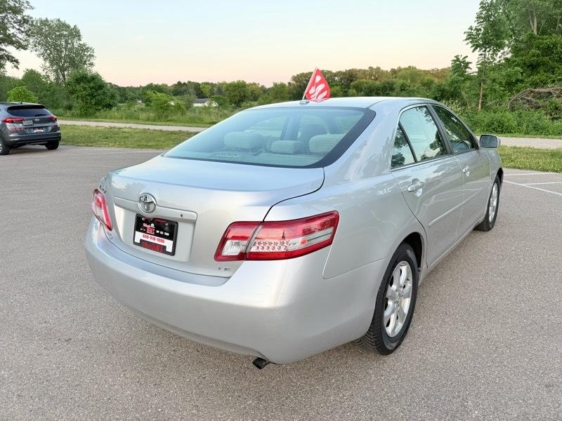 Toyota Camry Base 6-Spd AT 2011