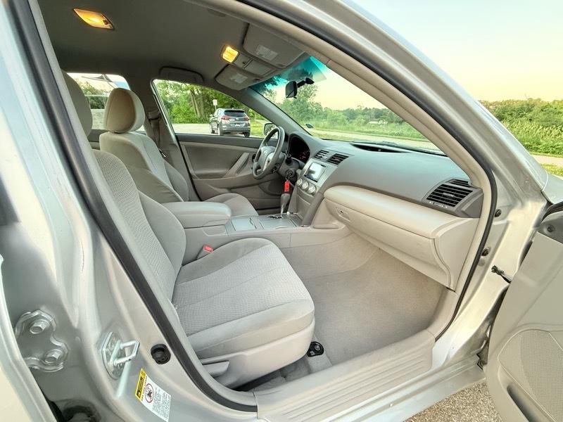 Toyota Camry Base 6-Spd AT 2011