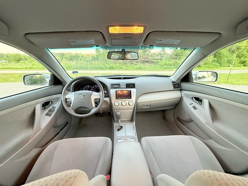 Toyota Camry Base 6-Spd AT 2011