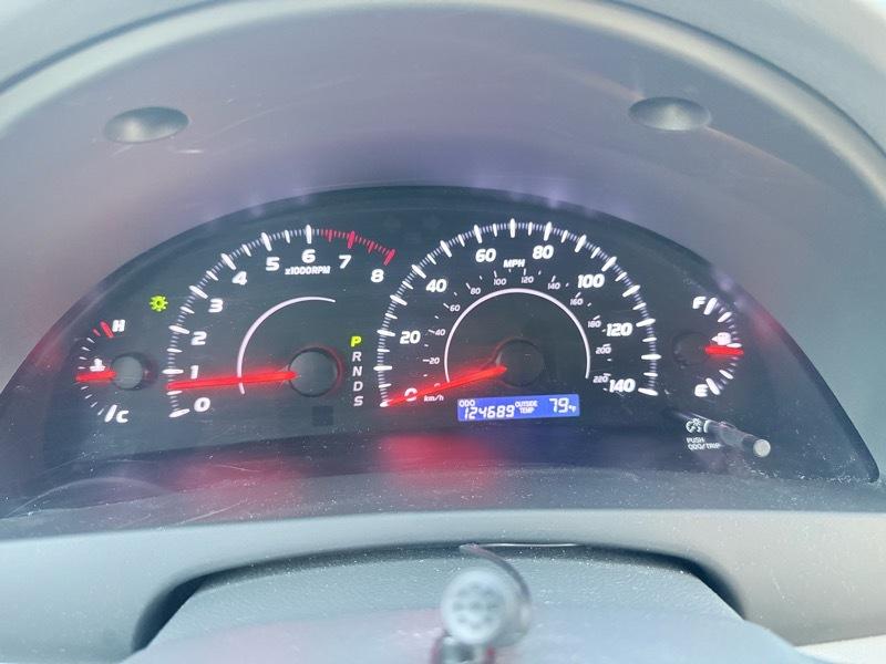 Toyota Camry Base 6-Spd AT 2011