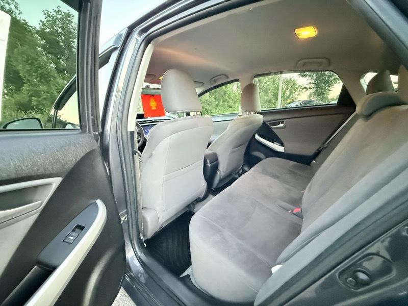 Toyota Prius Prius V 2012