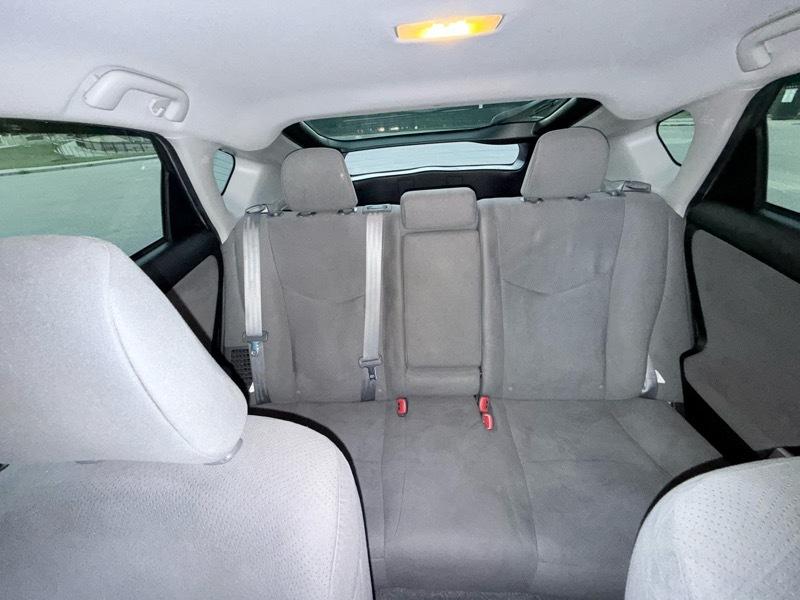 Toyota Prius Prius V 2012