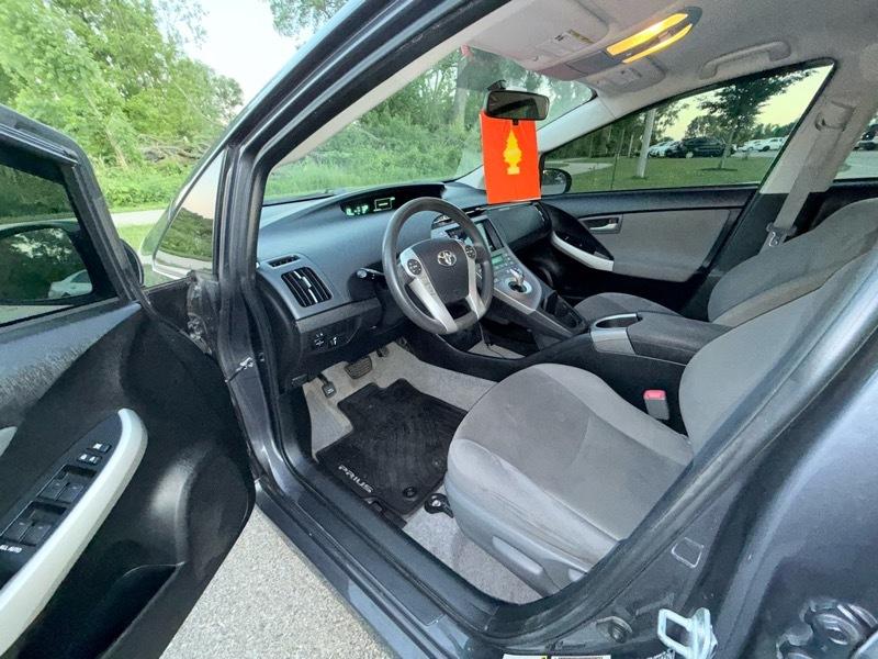 Toyota Prius Prius V 2012