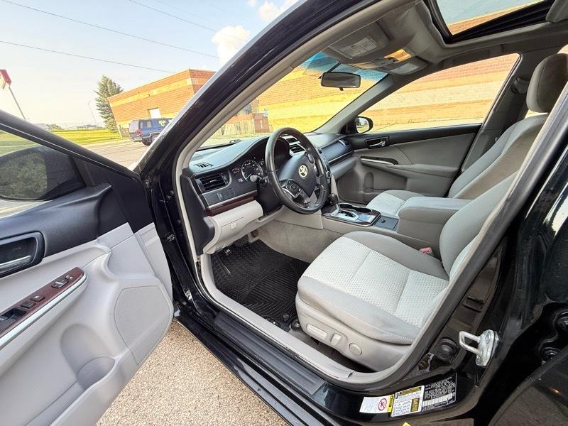 Toyota Camry 4dr Sedan LE 2012