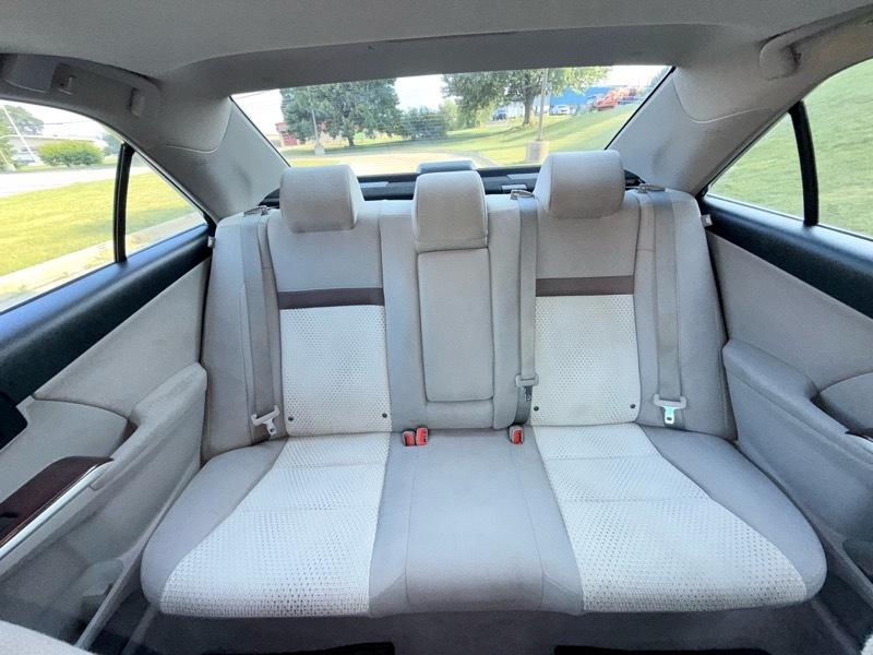 Toyota Camry 4dr Sedan LE 2012