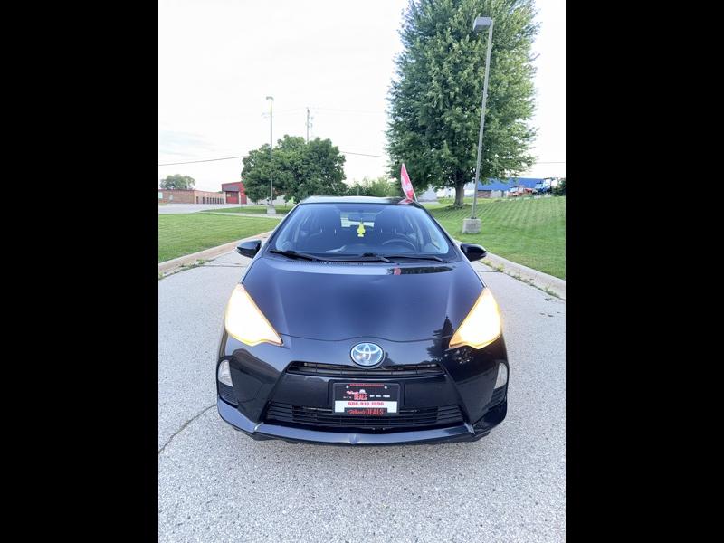 Toyota Prius c Two 2012