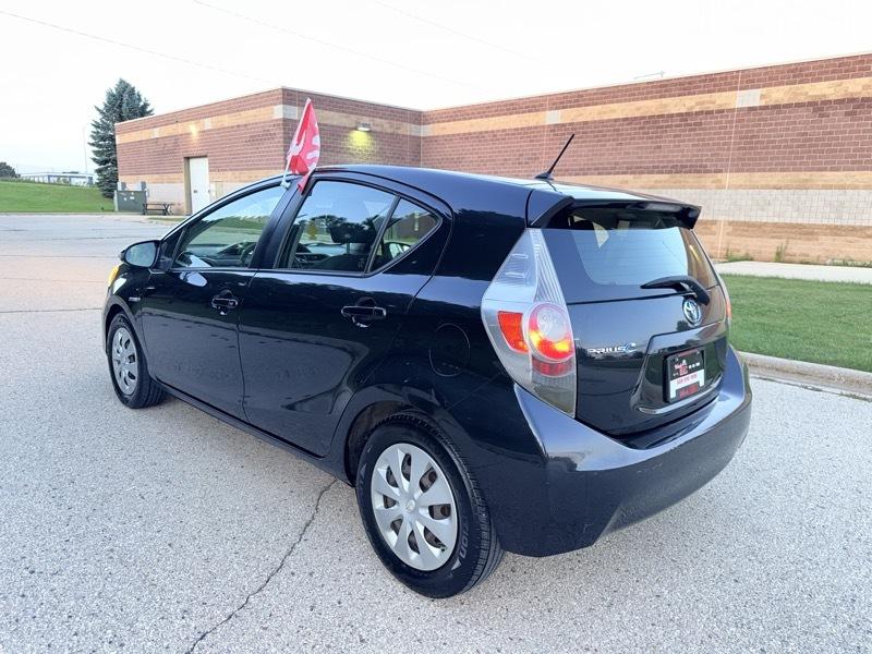 Toyota Prius c Two 2012