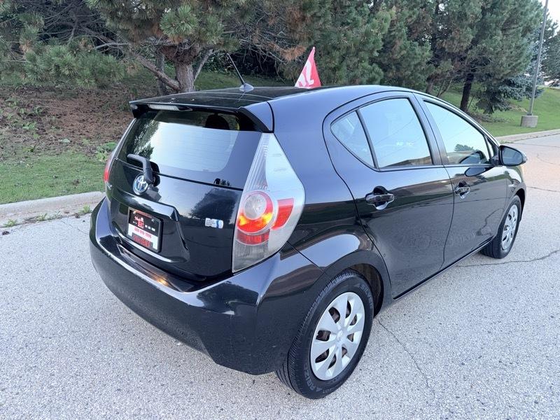 Toyota Prius c Two 2012