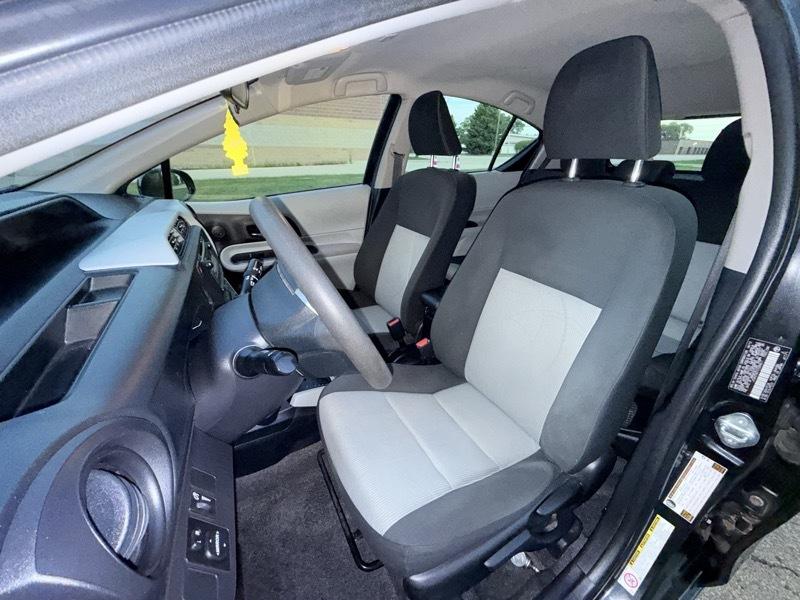 Toyota Prius c Two 2012