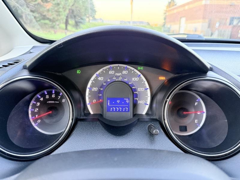 Honda Fit Sport 5-Speed AT 2012