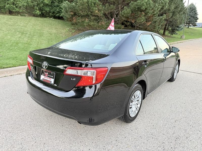 Toyota Camry 4dr Sedan LE 2012