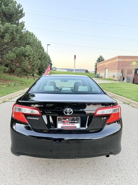 Toyota Camry 4dr Sedan LE 2012
