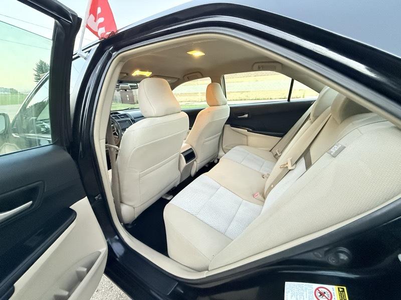 Toyota Camry 4dr Sedan LE 2012