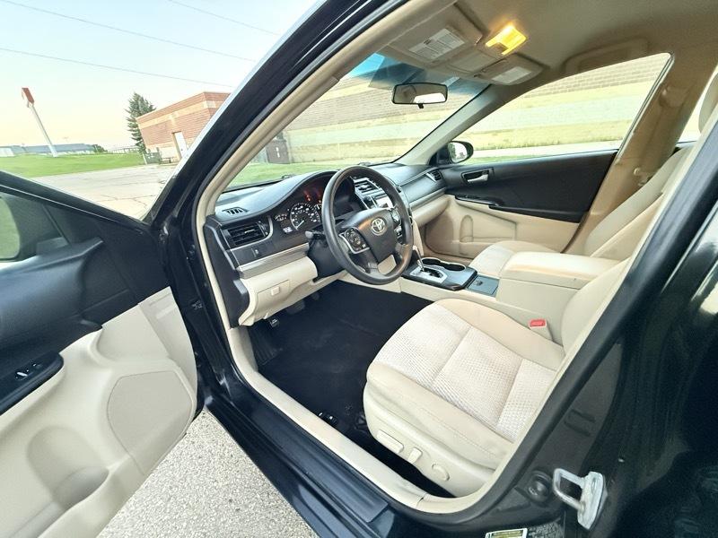 Toyota Camry 4dr Sedan LE 2012