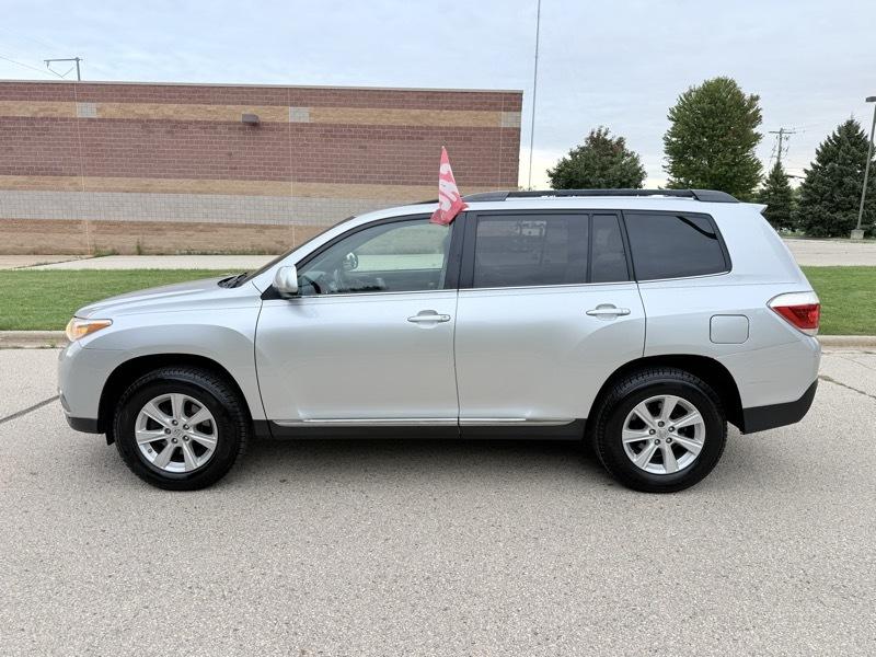 Toyota Highlander Base 4WD 2011