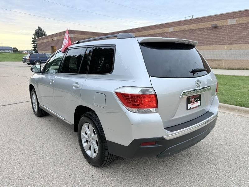Toyota Highlander Base 4WD 2011