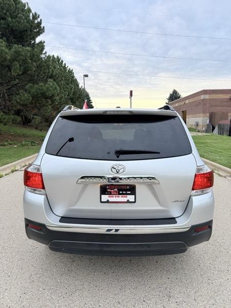 Toyota Highlander Base 4WD 2011