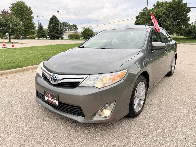 Toyota Camry Hybrid XLE 2012