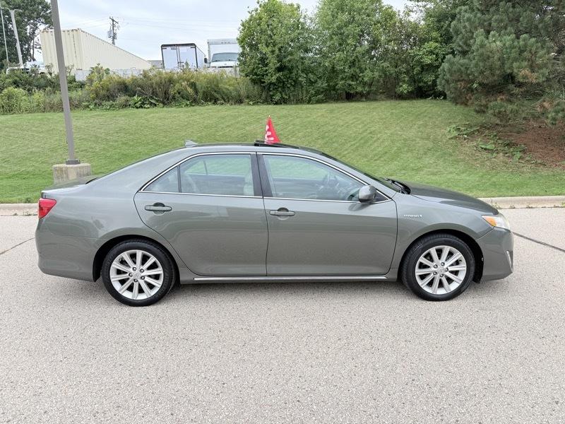 Toyota Camry Hybrid XLE 2012