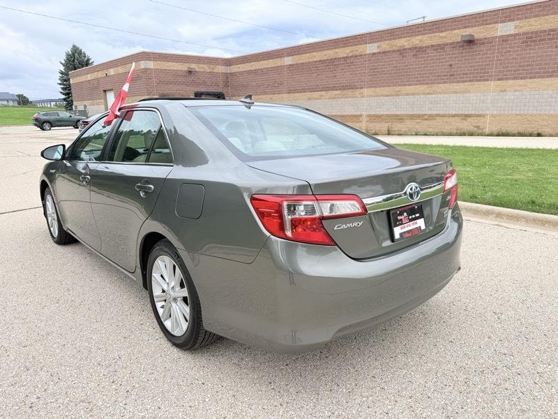 Toyota Camry Hybrid XLE 2012