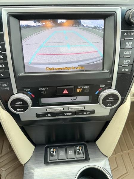Toyota Camry Hybrid XLE 2012