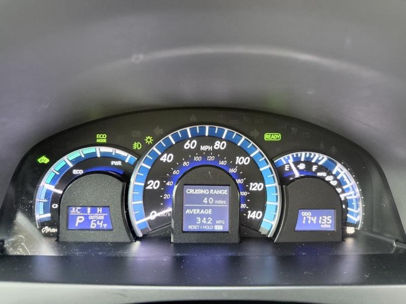 Toyota Camry Hybrid XLE 2012