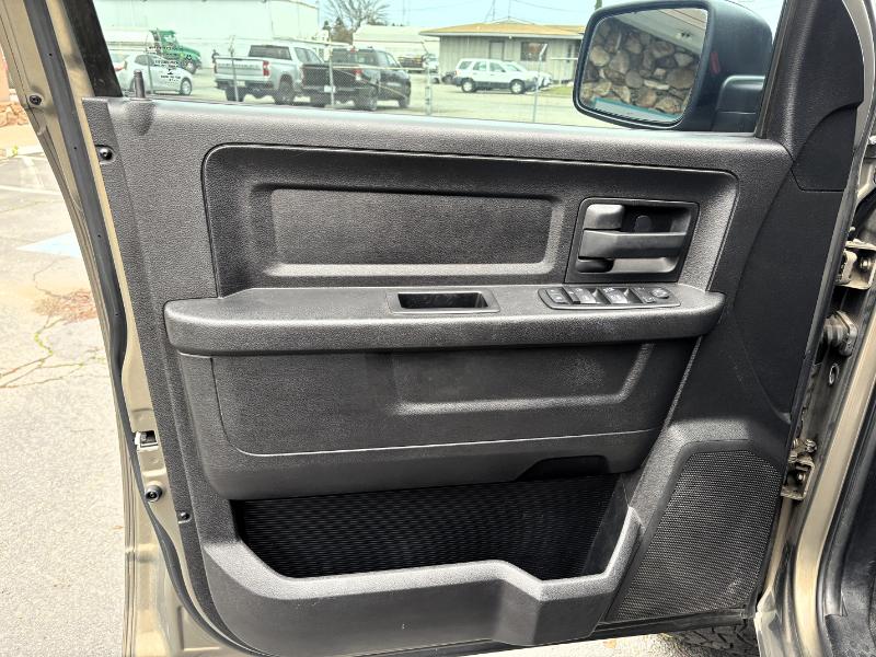 RAM 1500 Tradesman Crew Cab 4WD 2014