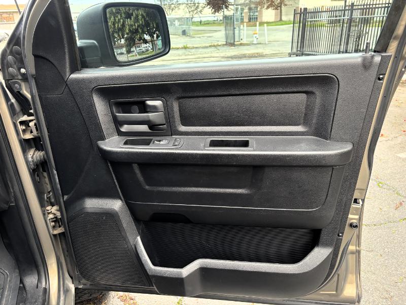 RAM 1500 Tradesman Crew Cab 4WD 2014