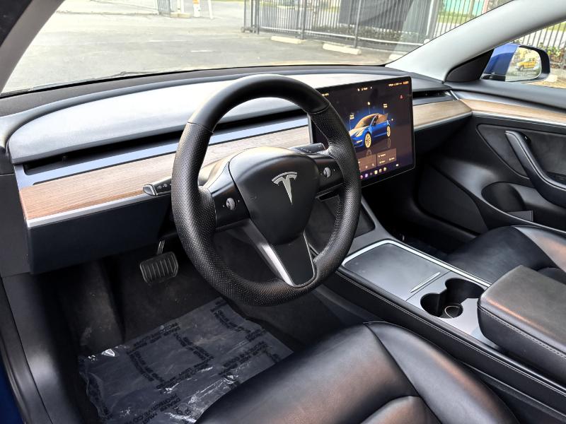 Tesla Model 3 Standard Range RWD 2023