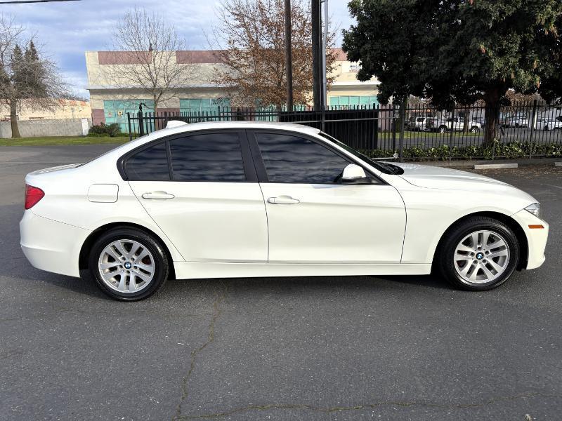 BMW 3-Series 328i xDrive Sedan 2013