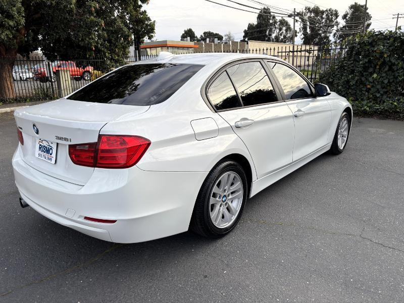 BMW 3-Series 328i xDrive Sedan 2013