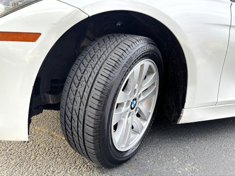 BMW 3-Series 328i xDrive Sedan 2013