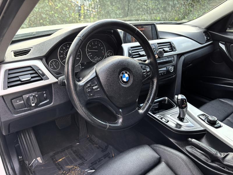 BMW 3-Series 328i xDrive Sedan 2013